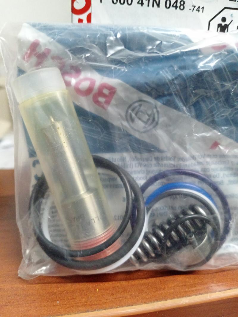 Ремкомплект с распылителем DLLA145P1556 BOSCH F00041N048